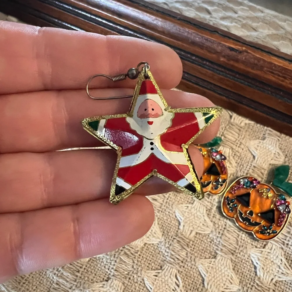 ASSORTED BRANDS 9 Pairs of Various Seasonal and Special Occasion Earrings - Picture 9 of 11